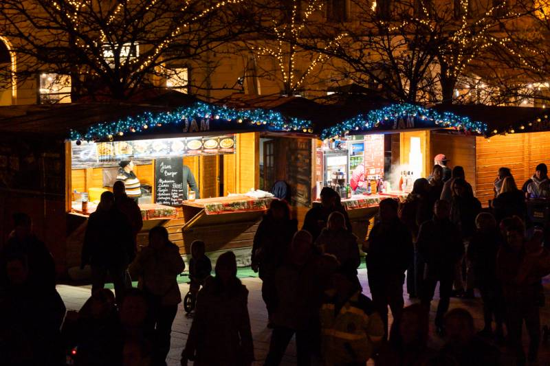 2023_12_szechenyi ter advent kezdes_04.jpg